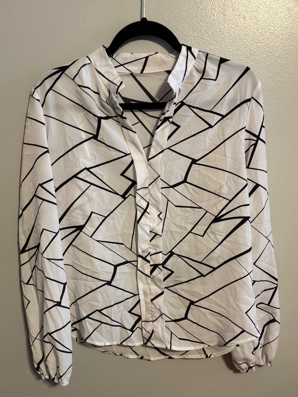 Women’s Black & White Geometric Print Blouse Size Small